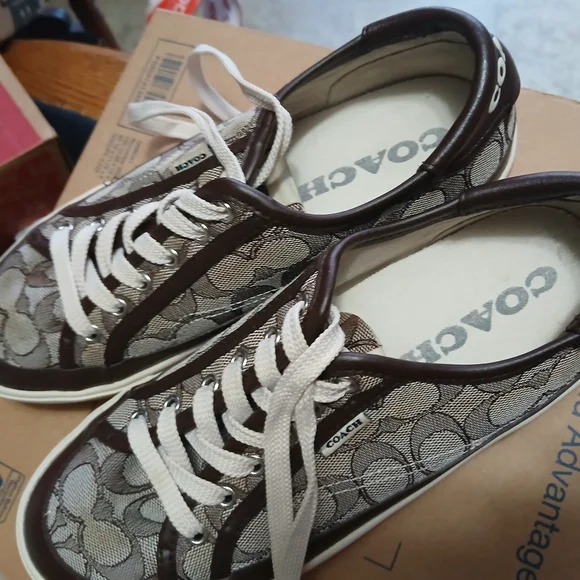 Signature Coach Sneakers, Sz.8B - Picture 4 of 10